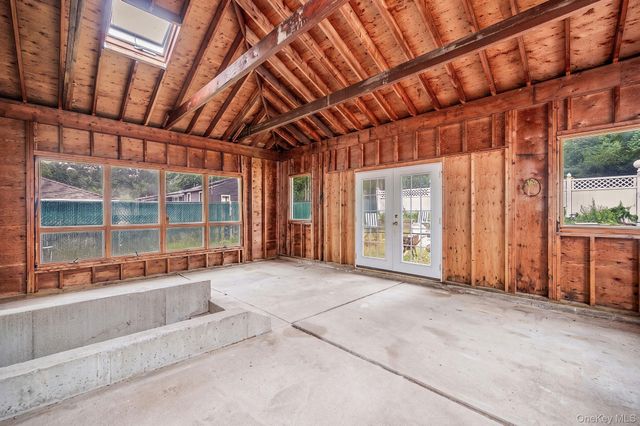138 River Road, Shirley, NY 11967