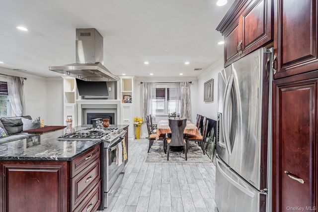 138 River Road, Shirley, NY 11967