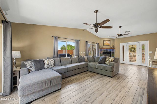 1502 S PROSPECTORS Road, Apache Junction, AZ 85119