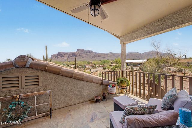 1502 S PROSPECTORS Road, Apache Junction, AZ 85119