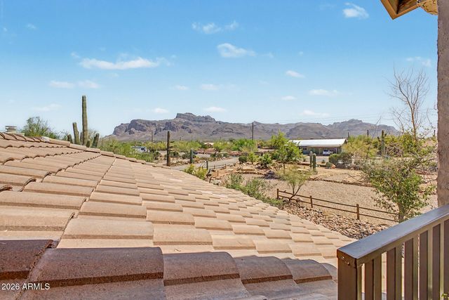 1502 S PROSPECTORS Road, Apache Junction, AZ 85119