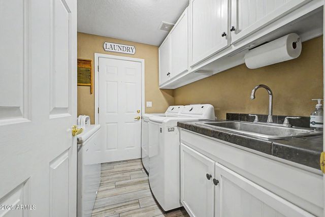 1502 S PROSPECTORS Road, Apache Junction, AZ 85119
