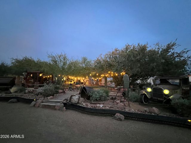1502 S PROSPECTORS Road, Apache Junction, AZ 85119
