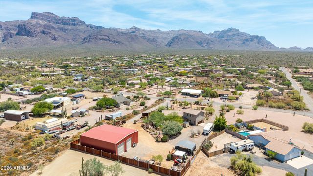1502 S PROSPECTORS Road, Apache Junction, AZ 85119