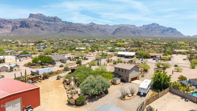 1502 S PROSPECTORS Road, Apache Junction, AZ 85119
