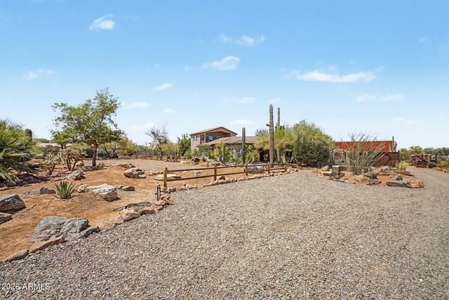 1502 S PROSPECTORS Road, Apache Junction, AZ 85119