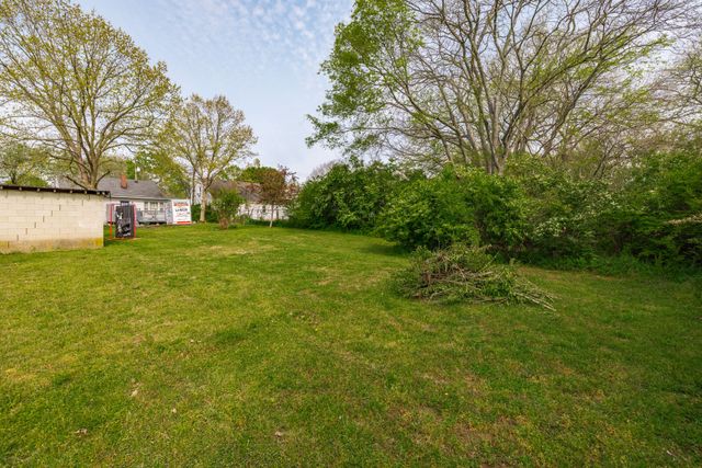 125 Shivel Dr, Hendersonville, TN 37075