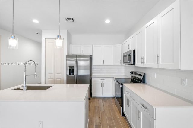 7305 Ivory Spring 6-105, Delray Beach, FL 33446