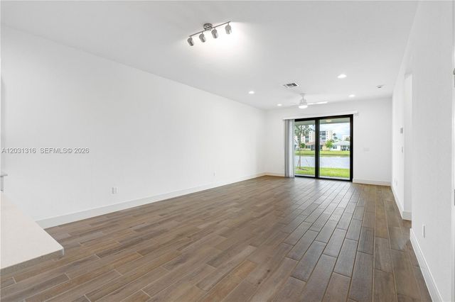 7305 Ivory Spring 6-105, Delray Beach, FL 33446