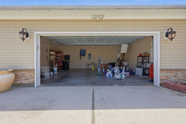 855 Wintercreeper Dr., Longs, SC 29568
