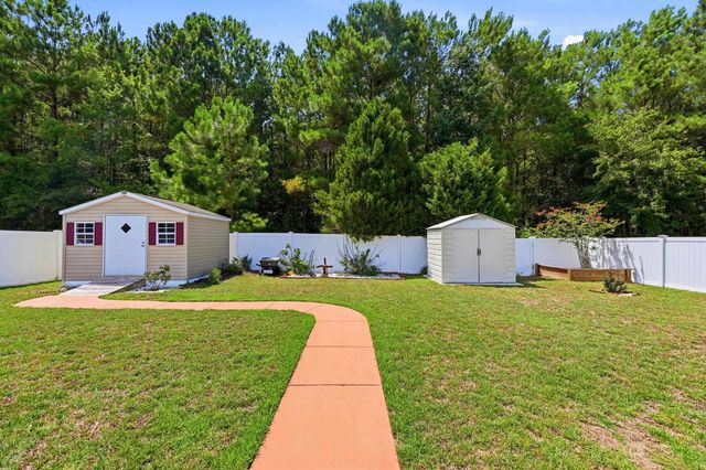 855 Wintercreeper Dr., Longs, SC 29568