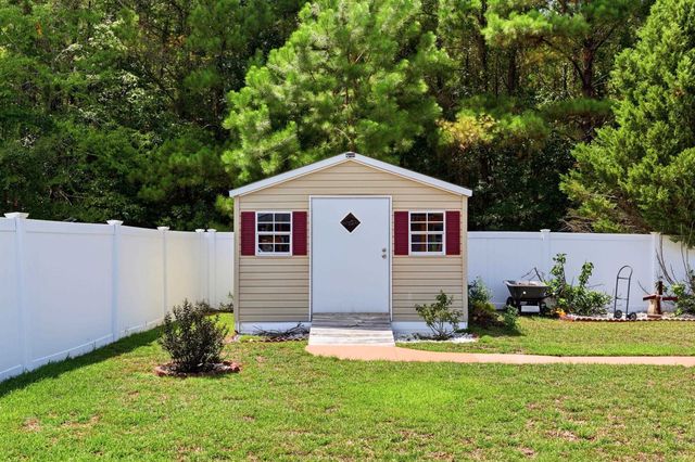 855 Wintercreeper Dr., Longs, SC 29568