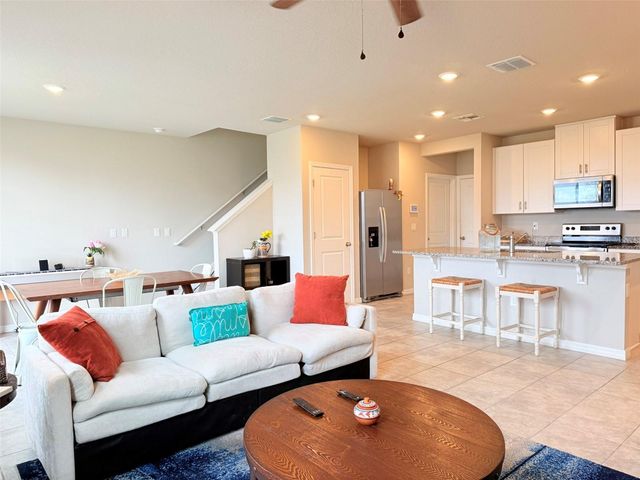 7727 MOMENTUM PARKWAY, Wesley Chapel, FL 33545