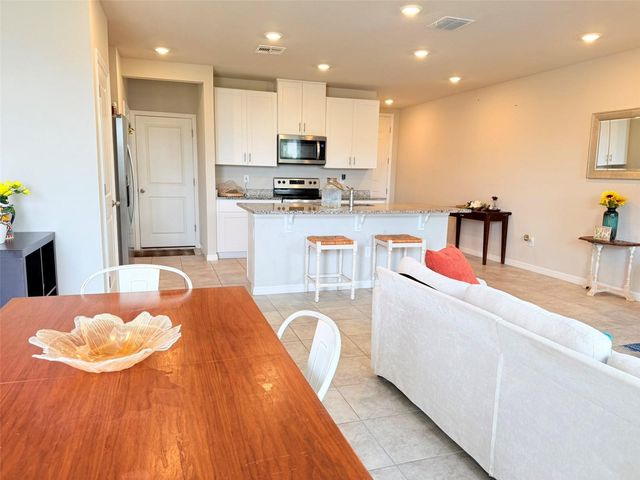 7727 MOMENTUM PARKWAY, Wesley Chapel, FL 33545