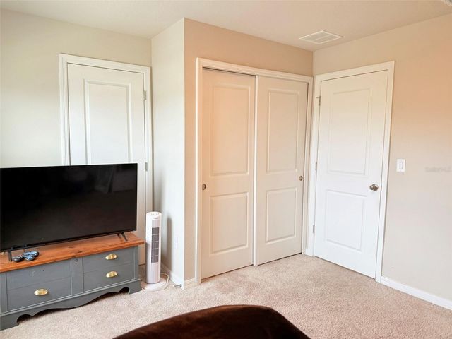 7727 MOMENTUM PARKWAY, Wesley Chapel, FL 33545