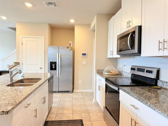 7727 MOMENTUM PARKWAY, Wesley Chapel, FL 33545