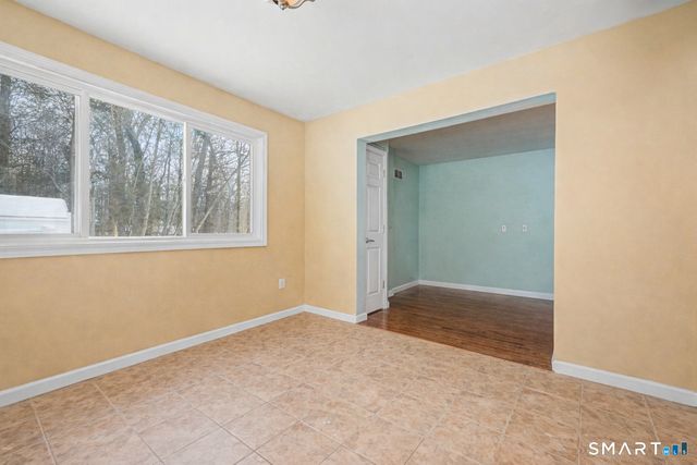 10 Country Farm Road, Oxford, CT 06478