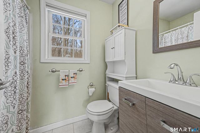 10 Country Farm Road, Oxford, CT 06478