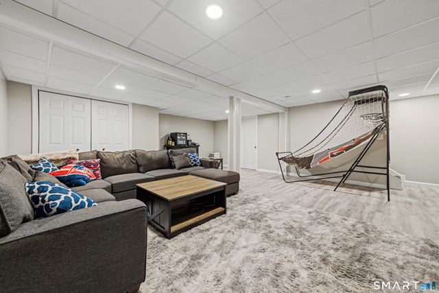 10 Country Farm Road, Oxford, CT 06478