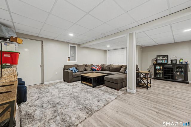 10 Country Farm Road, Oxford, CT 06478