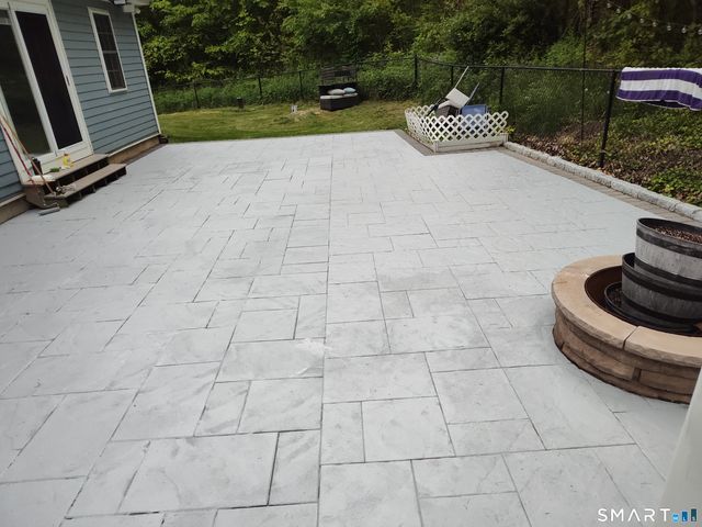 10 Country Farm Road, Oxford, CT 06478