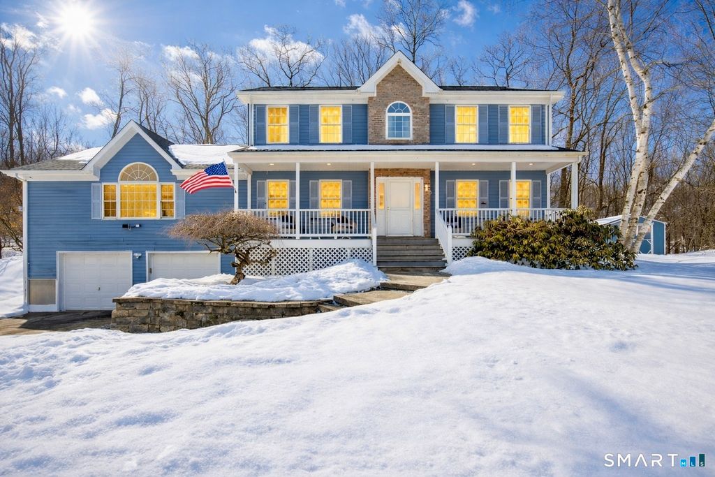 10 Country Farm Road, Oxford, CT 06478