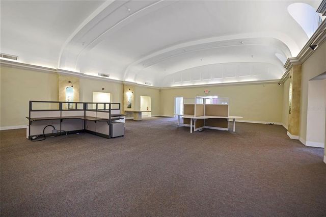 155 8TH STREET N, St Petersburg, FL 33701