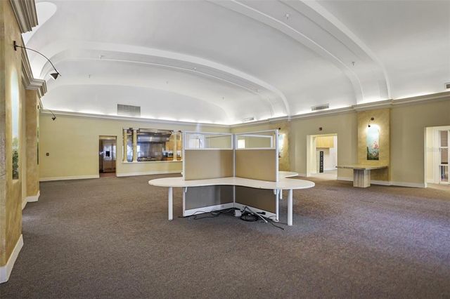 155 8TH STREET N, St Petersburg, FL 33701