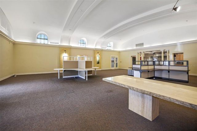 155 8TH STREET N, St Petersburg, FL 33701