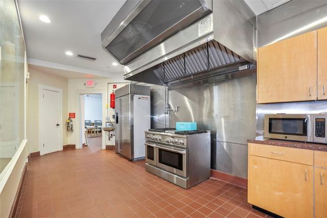 155 8TH STREET N, St Petersburg, FL 33701