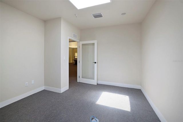 155 8TH STREET N, St Petersburg, FL 33701