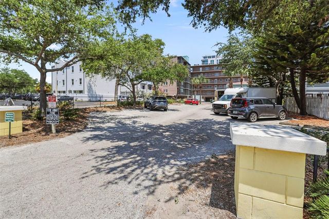 155 8TH STREET N, St Petersburg, FL 33701