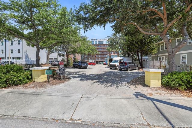 155 8TH STREET N, St Petersburg, FL 33701
