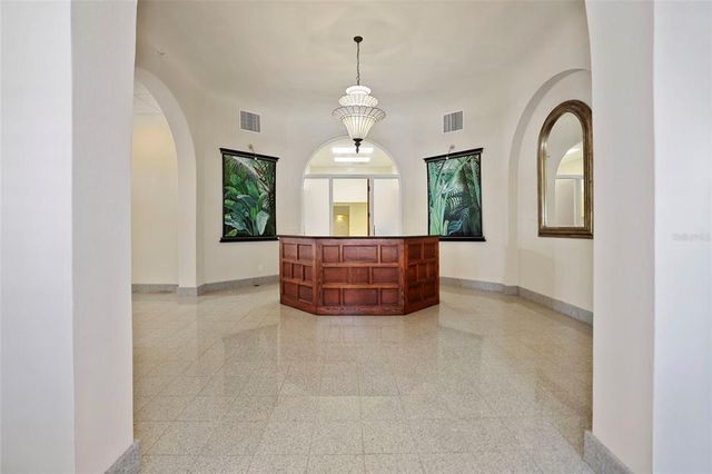 155 8TH STREET N, St Petersburg, FL 33701