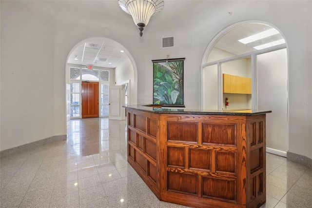 155 8TH STREET N, St Petersburg, FL 33701