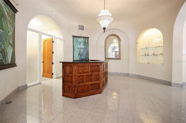 155 8TH STREET N, St Petersburg, FL 33701
