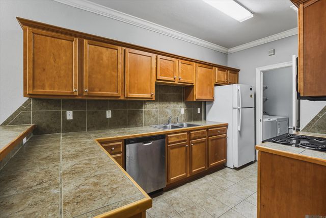 2106 Belle Pointe Alley, Baton Rouge, LA 70820