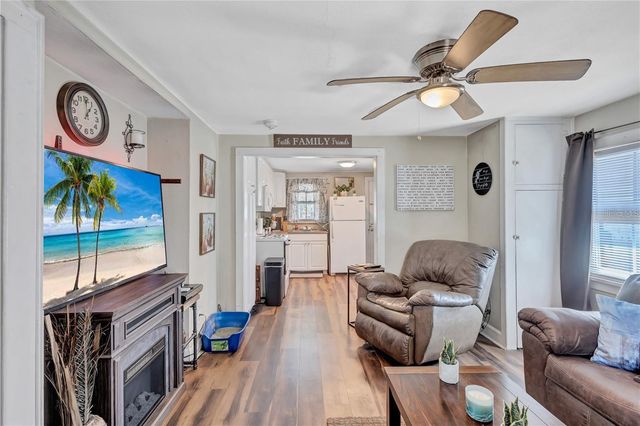 2521 4TH STREET S, St Petersburg, FL 33705