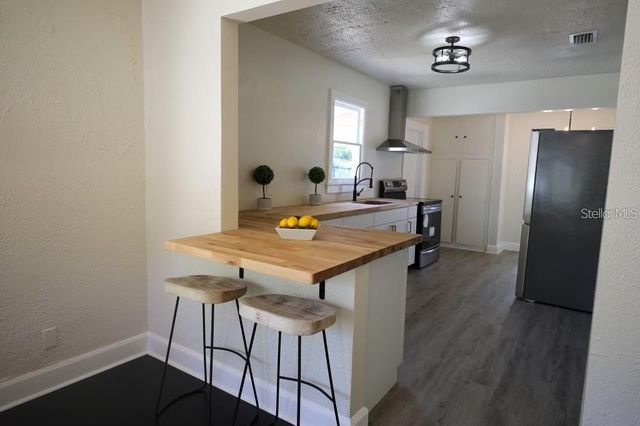 2521 4TH STREET S, St Petersburg, FL 33705