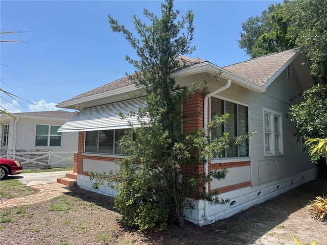 2521 4TH STREET S, St Petersburg, FL 33705