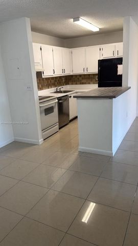 15620 SW 80th St H-203, Miami, FL 33193