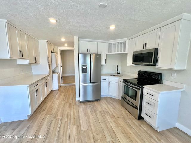457 S Orlando Avenue B, Cocoa Beach, FL 32931