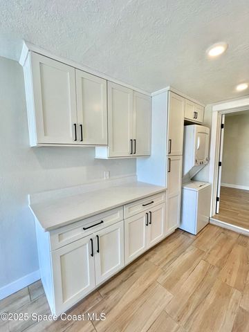 457 S Orlando Avenue B, Cocoa Beach, FL 32931