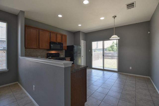 564 Moonwalker TRL, Buda, TX 78610