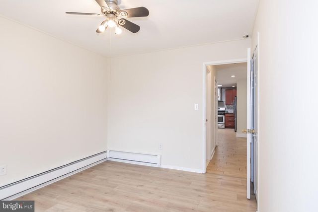 5 SWEETBRIAR LN, Levittown, PA 19055