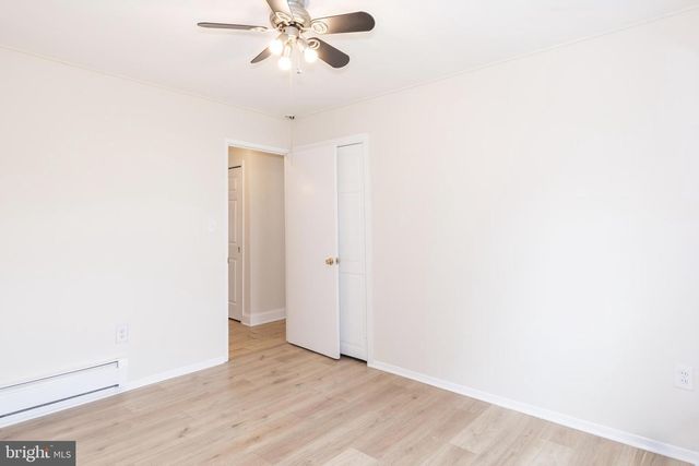 5 SWEETBRIAR LN, Levittown, PA 19055