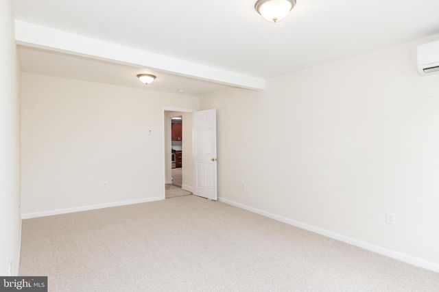 5 SWEETBRIAR LN, Levittown, PA 19055