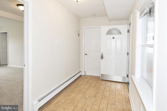 5 SWEETBRIAR LN, Levittown, PA 19055