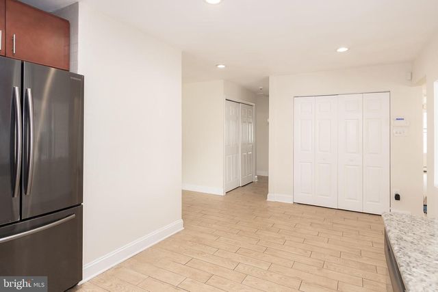 5 SWEETBRIAR LN, Levittown, PA 19055