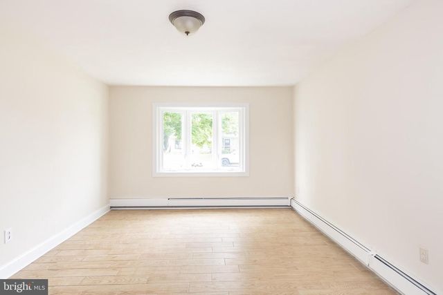 5 SWEETBRIAR LN, Levittown, PA 19055